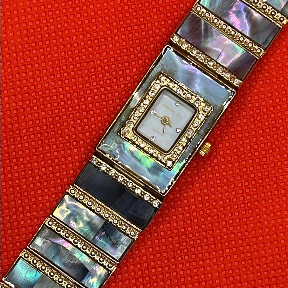 Bespoke Time Women's Iridescent Blue and Gold Watch